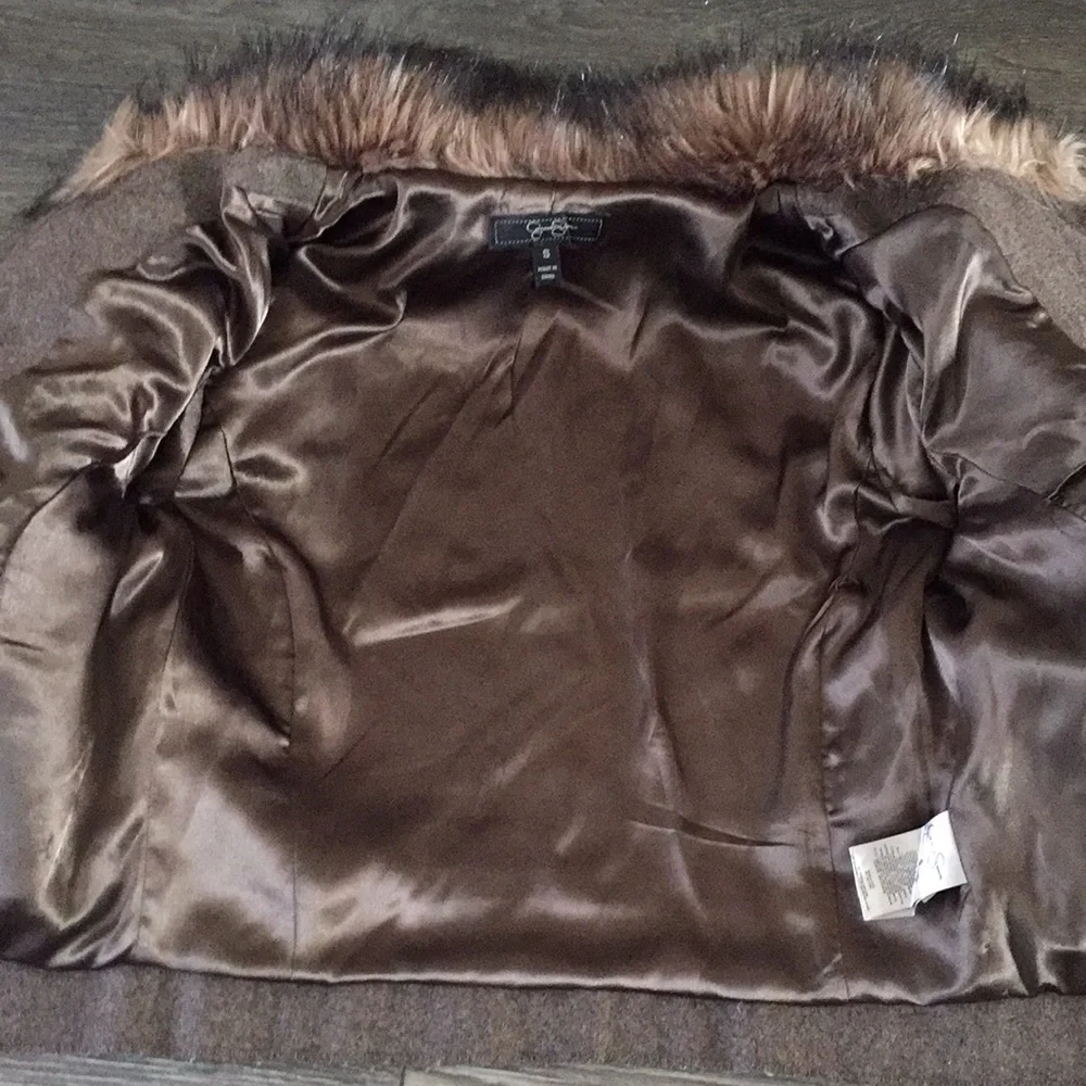 Cropped Jacket - Picture 7 of 8